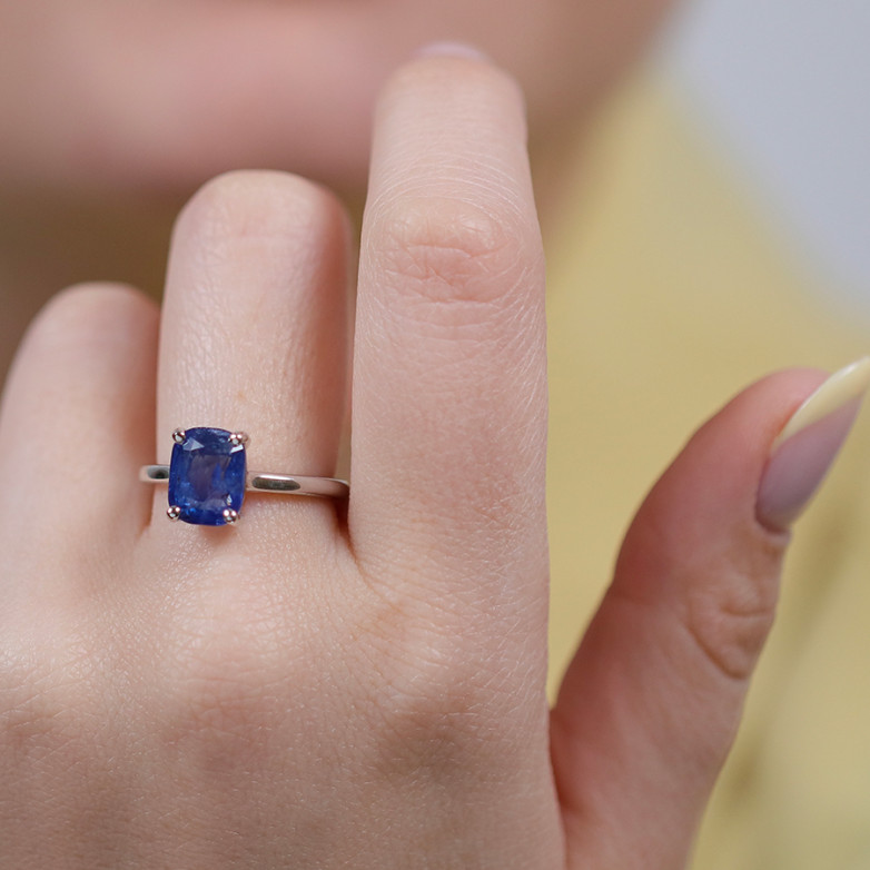 Ring sapphire 3.56 carats...