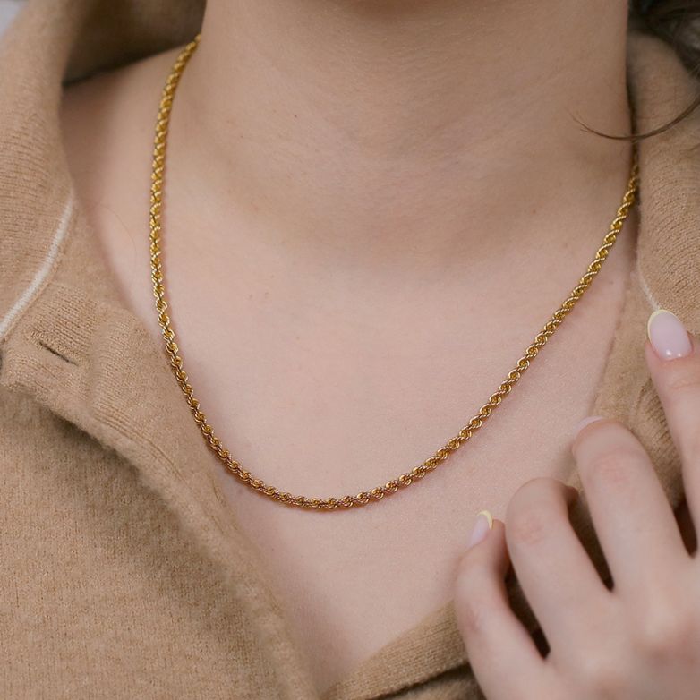 Twisted link necklace...