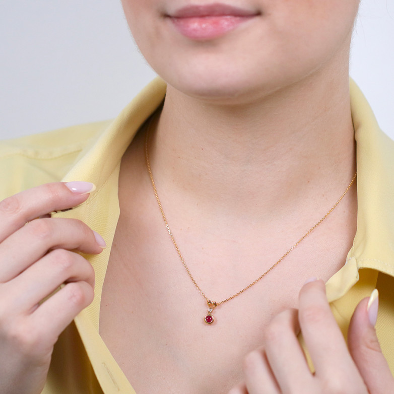 Necklace ruby 0.29 carat...