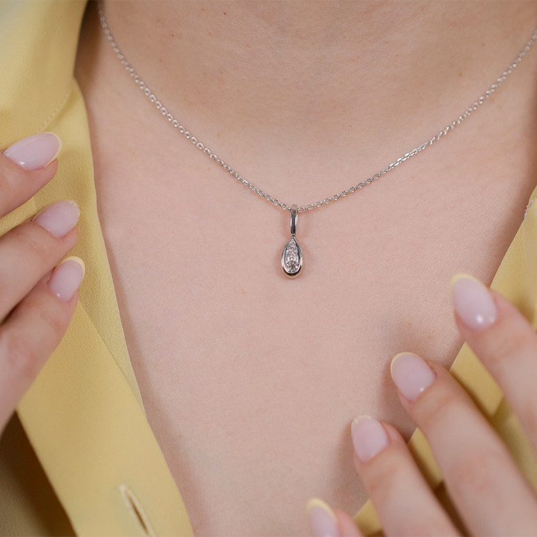 Vintage pendant diamonds...