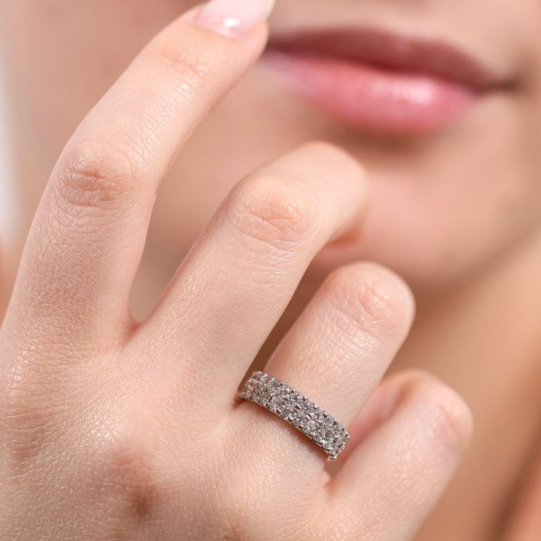 Wedding ring, full diamond...
