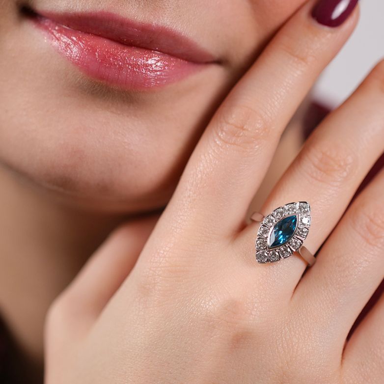 Ring topaz 1.22 carat and...