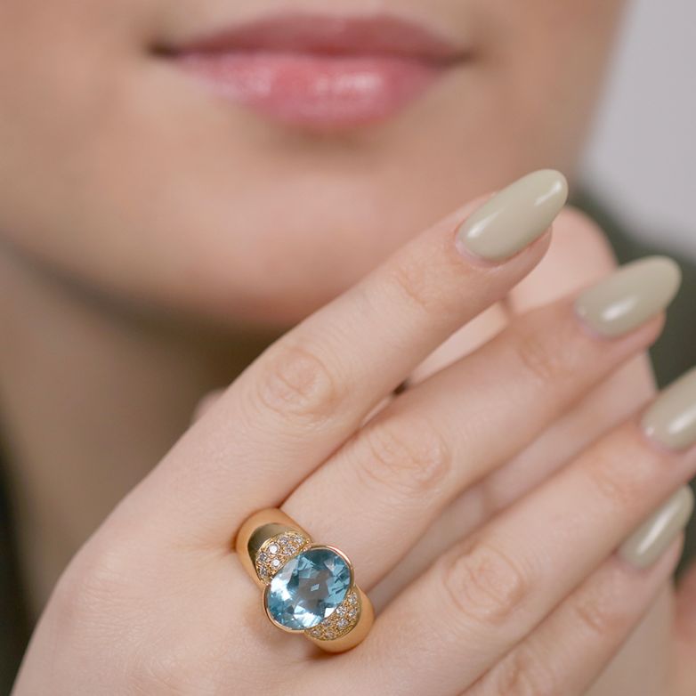 Ring topaz 5.96 carats and...