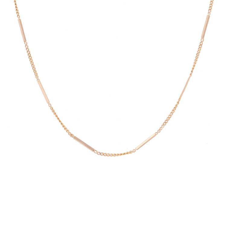 Alternating curb chain in...