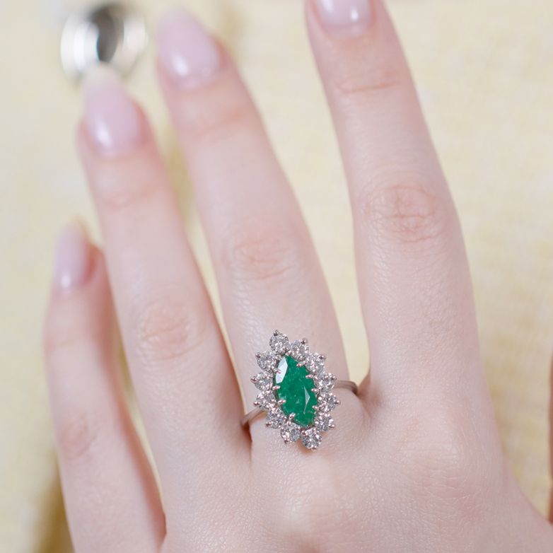 Ring marquise emerald 1.13...