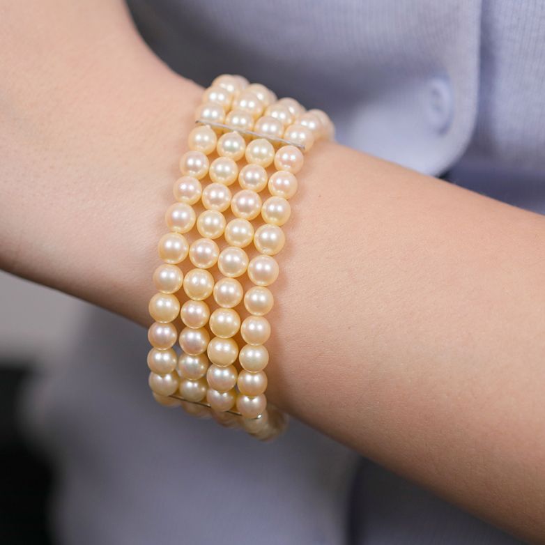 Pearls bracelet white gold...