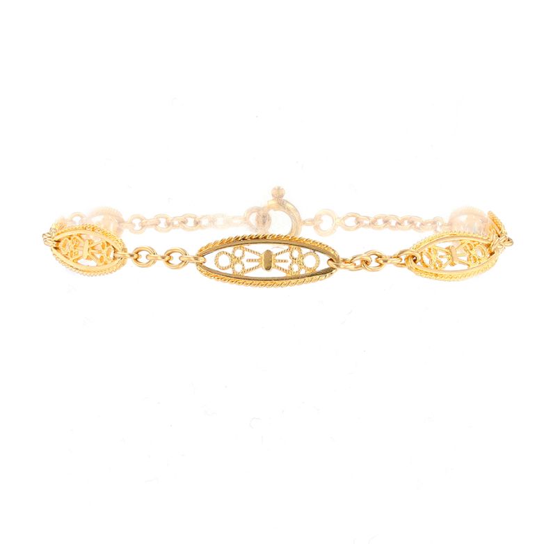 Yellow gold filigree mesh...