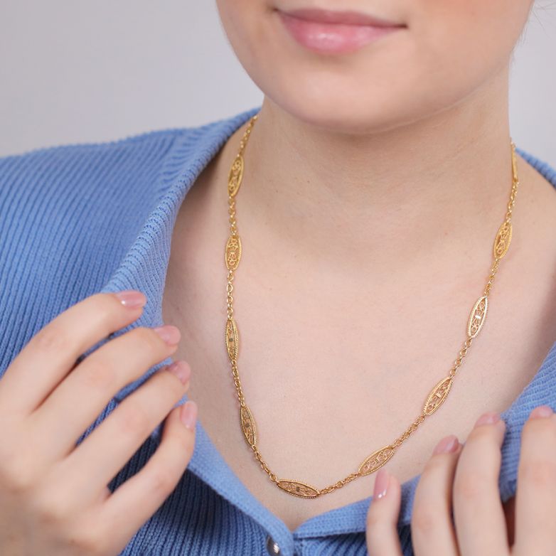 Yellow gold filigree mesh...