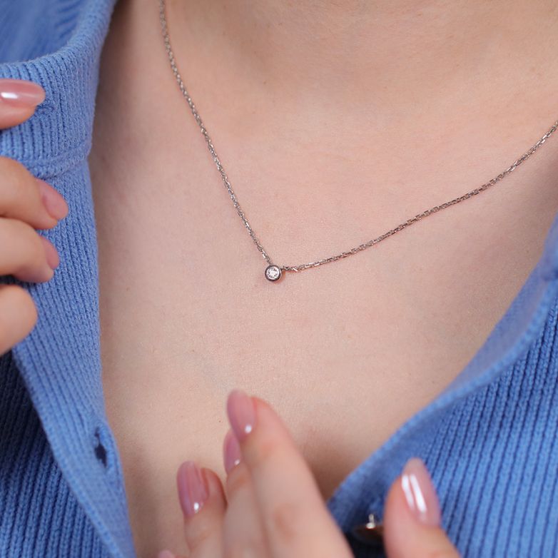 Diamond necklace 0.07 carat...
