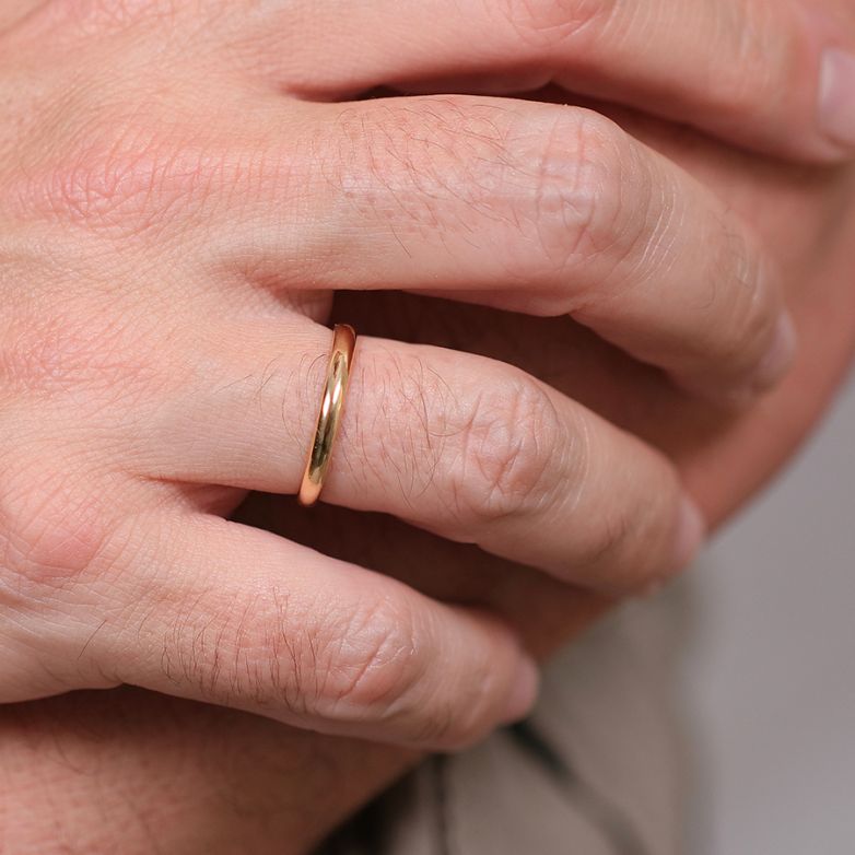 Yellow gold wedding band 3.28g