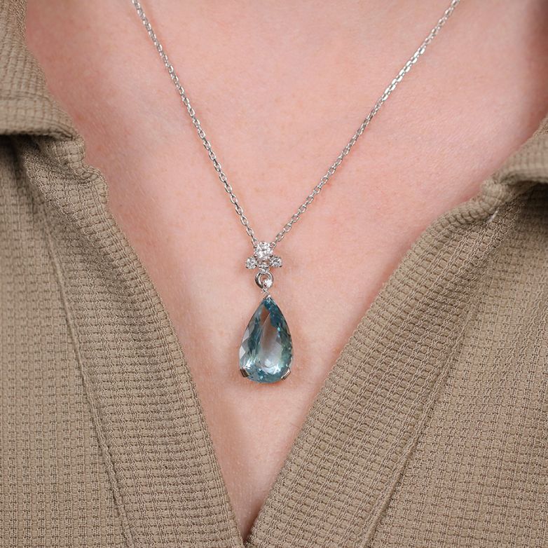Pendant aquamarine 8.95...