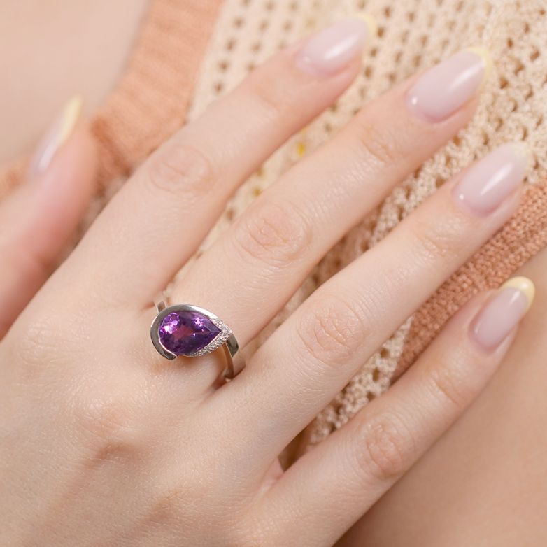 Ring amethyst 3.05 carats...
