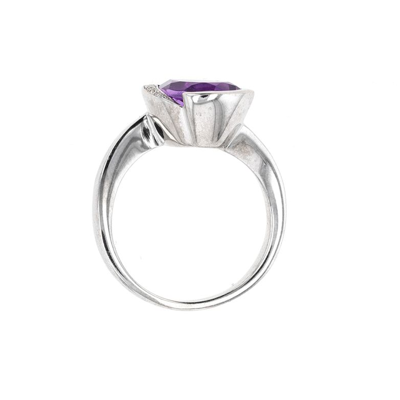 Ring amethyst 3.05 carats...