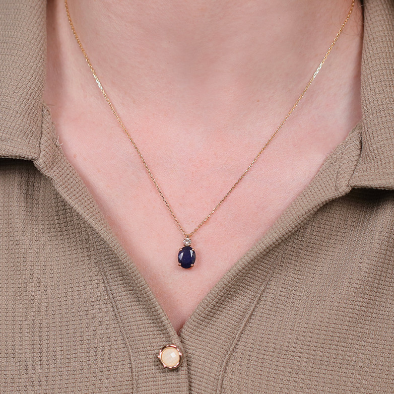 Necklace sapphire 3.09...