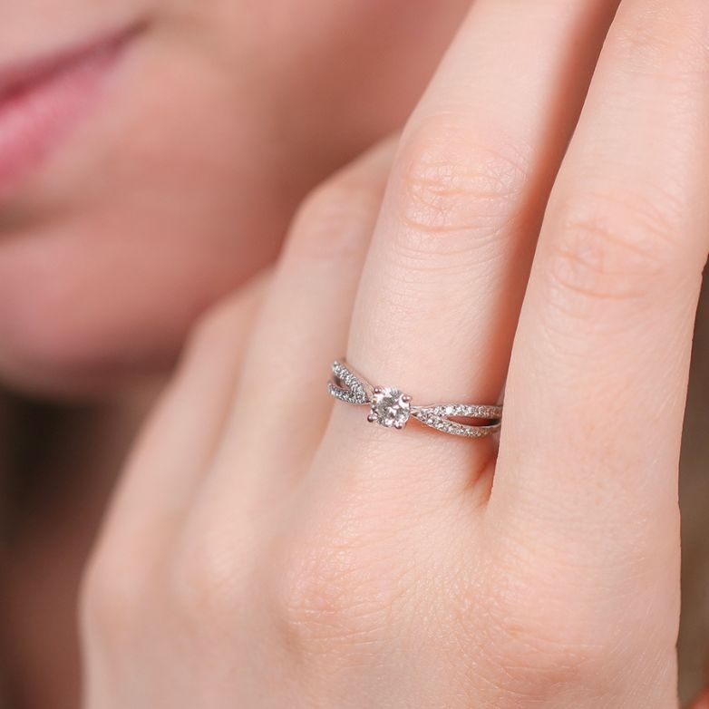 Diamond ring 0.57 carat...