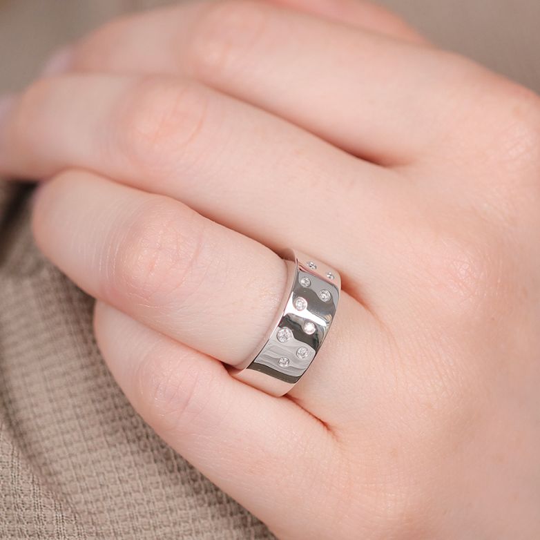 Diamond ring 0.12 carat...