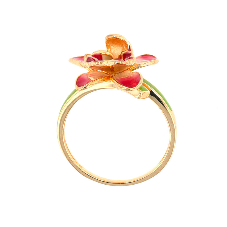 Yellow gold lacquered...