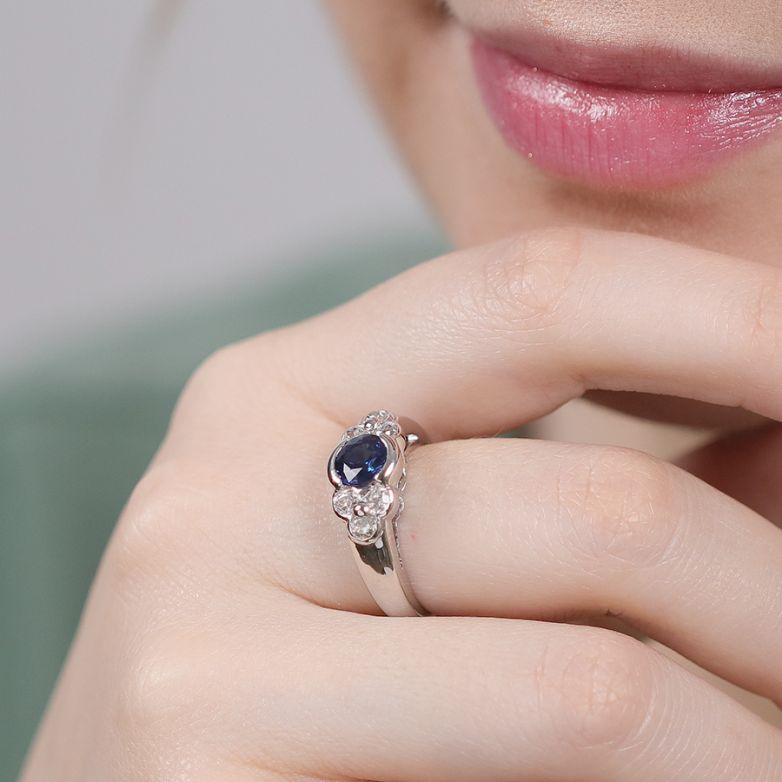 Ring sapphire 1 carat and...