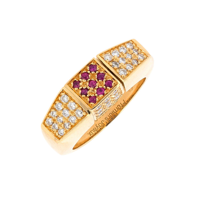 Rotating cube ring with...