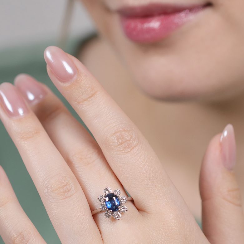 Sapphire daisy ring 1.80...