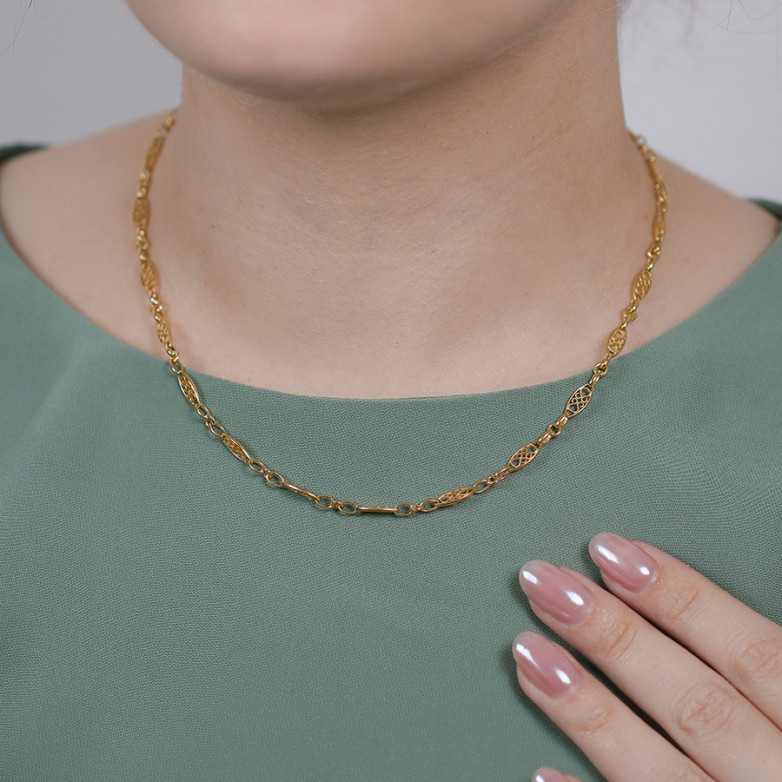 Yellow gold filigree mesh...