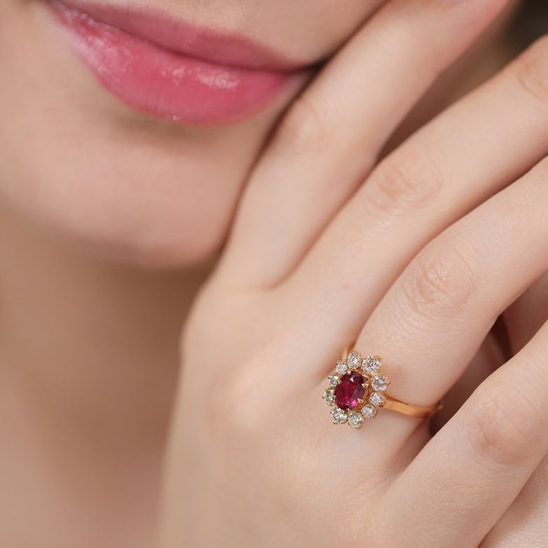 Daisy ring ruby 0.62 carat...