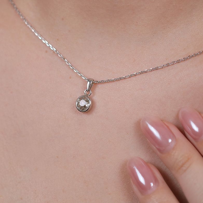 Diamond pendant 0.72 carat...