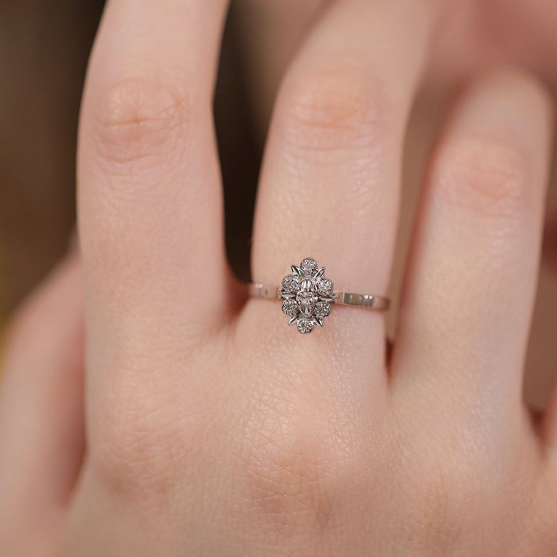 Vintage ring diamonds 0.065...