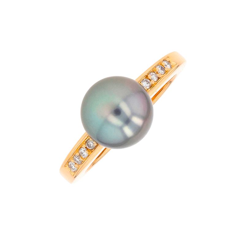 Pearl and diamond ring 0.08...