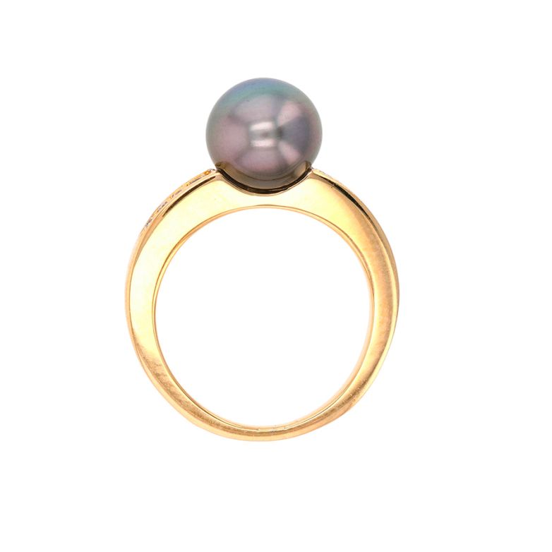 Pearl and diamond ring 0.08...
