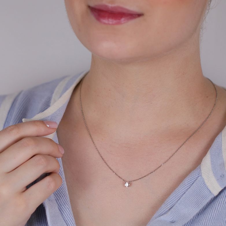 Diamond necklace 0.30 carat...