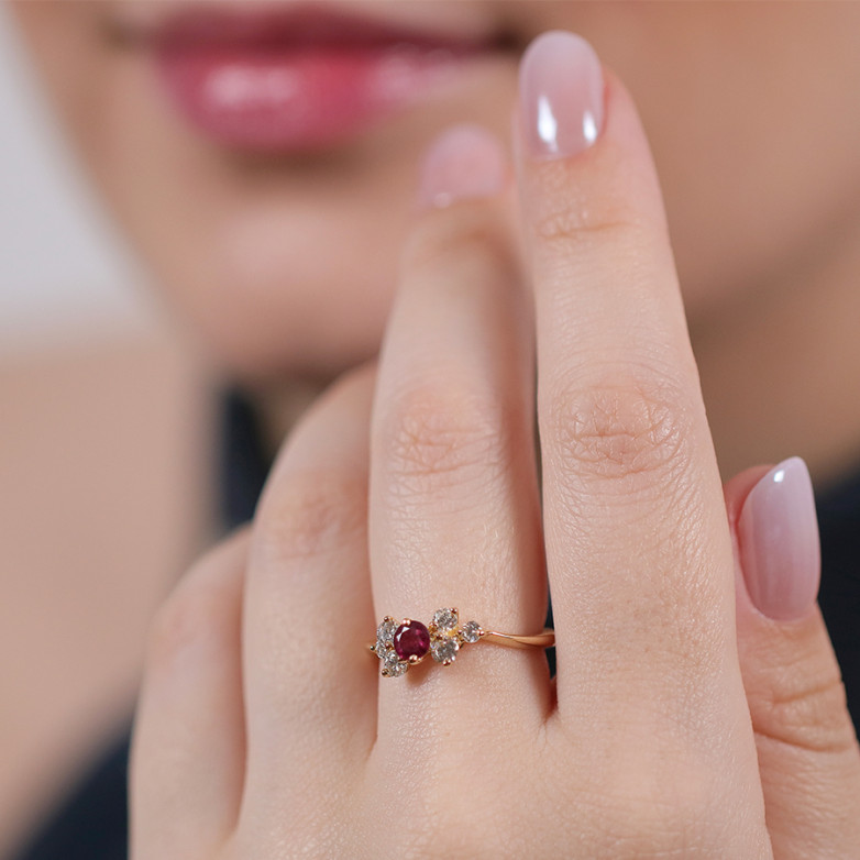 Ring ruby 0.25 carat and...