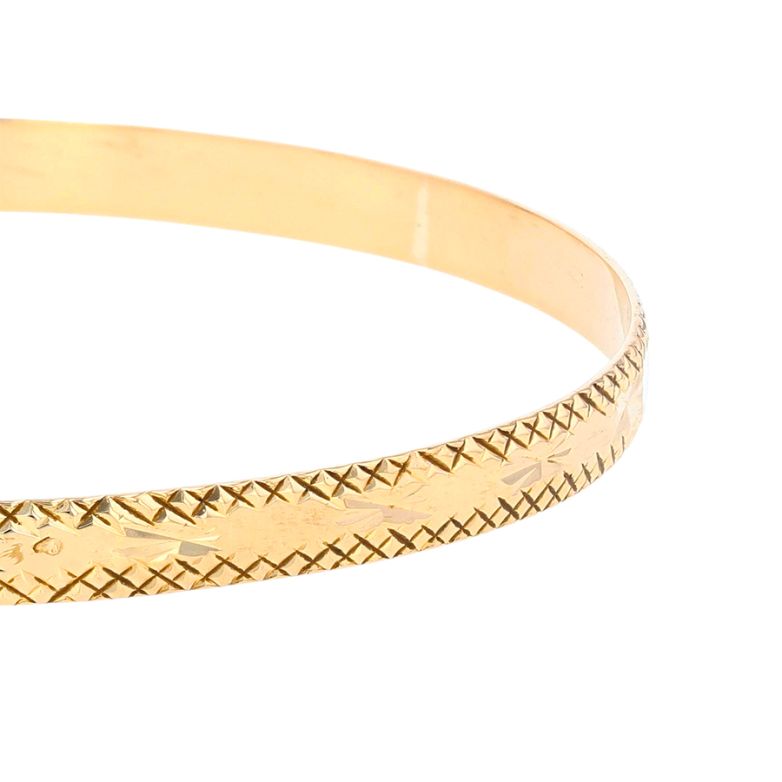 14.30g yellow gold bangle...
