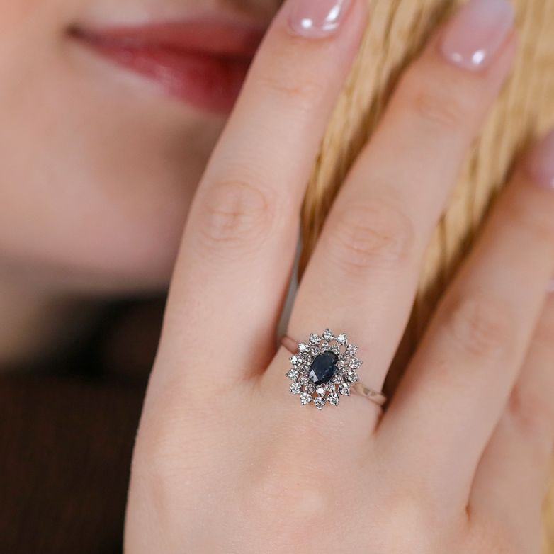 Ring sapphire 0.23 carat...