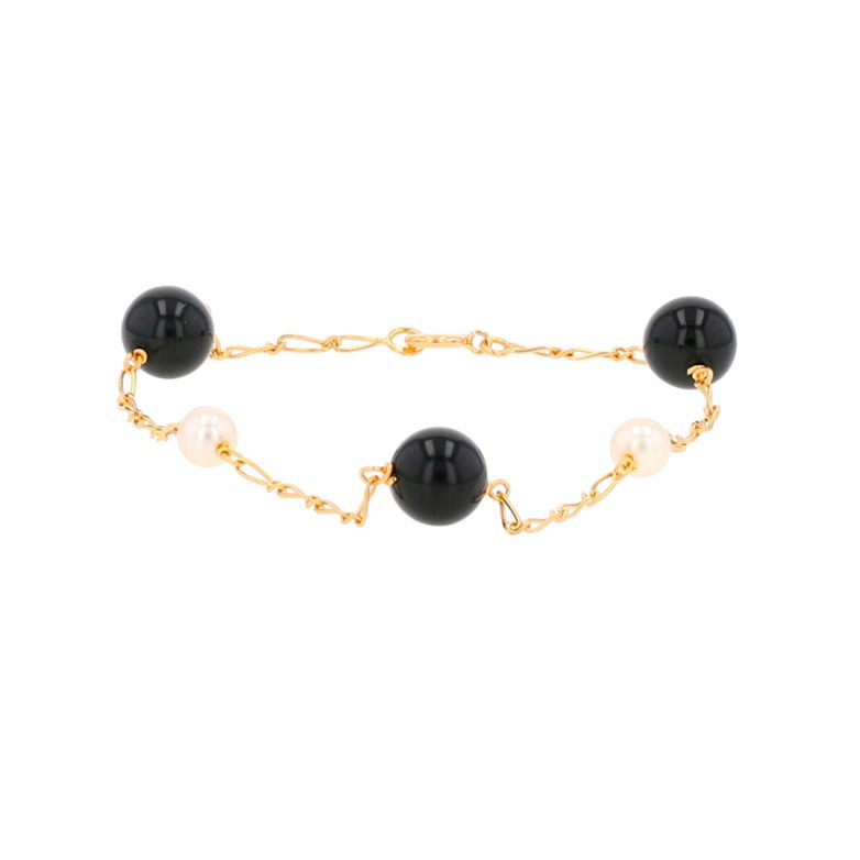 Pearl and onyx bracelet...