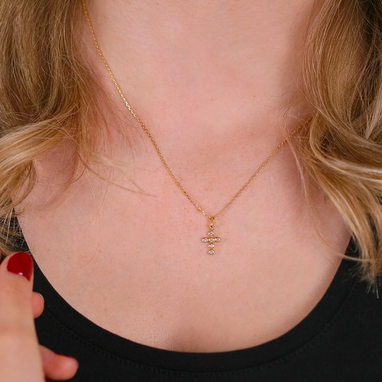 Cross diamonds 0.12 carat...