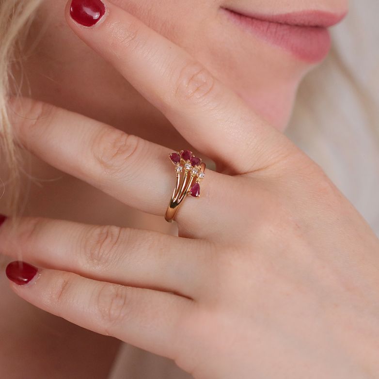 Ring ruby 0.60 carat and...
