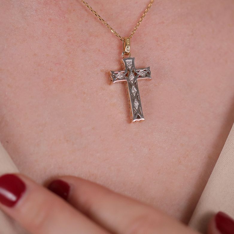 Vintage cross 0.03 carat...