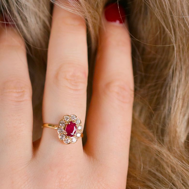 Daisy ring ruby 0.60 carat...