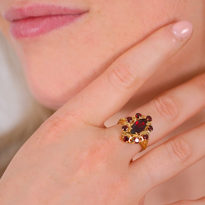 Ring garnets 2.55 carats...
