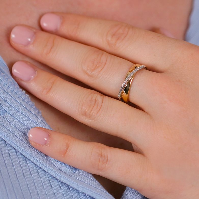 Diamond ring 0.06 carat 2...