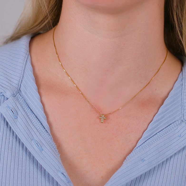 Cross necklace diamonds...