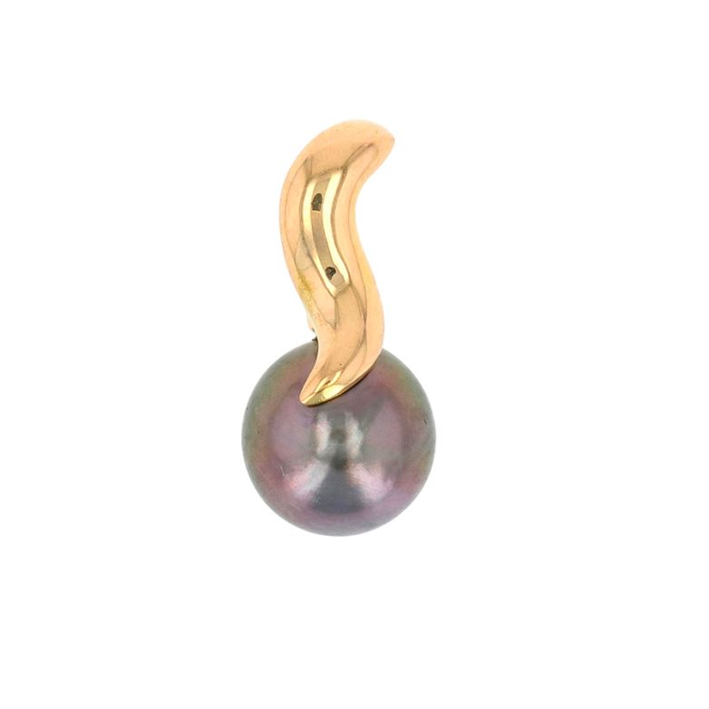 Tahitian pearl pendant...