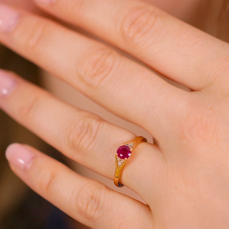Ring ruby 0.38 carat and...
