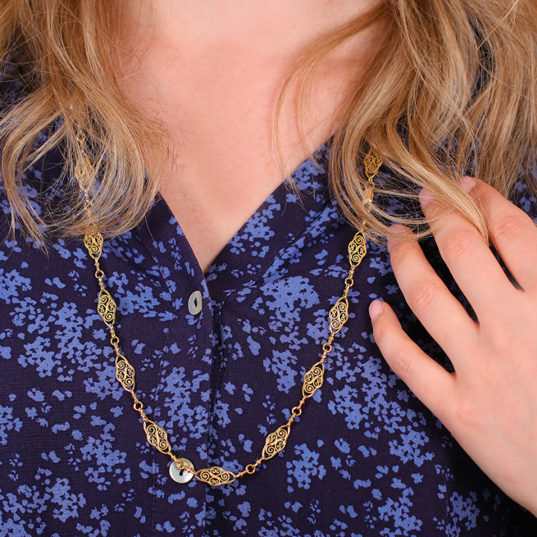 Yellow gold filigree mesh...