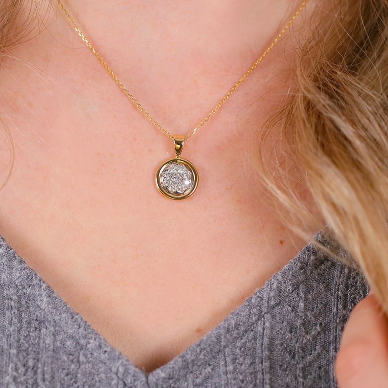 Diamond pendant 0.36 carat...