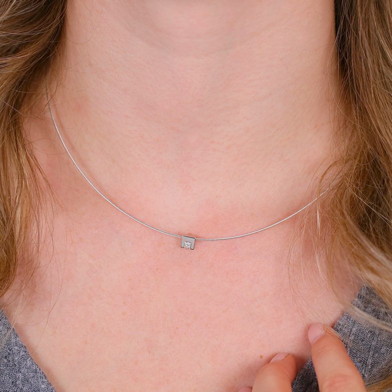 Diamond necklace 0.13 carat...
