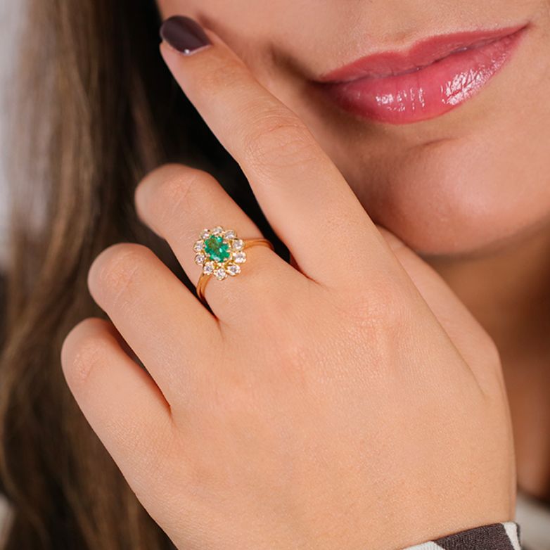 Emerald daisy ring 0.64...