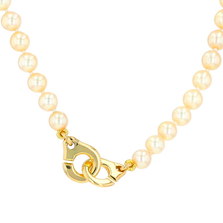 Necklace of cultured pearls...