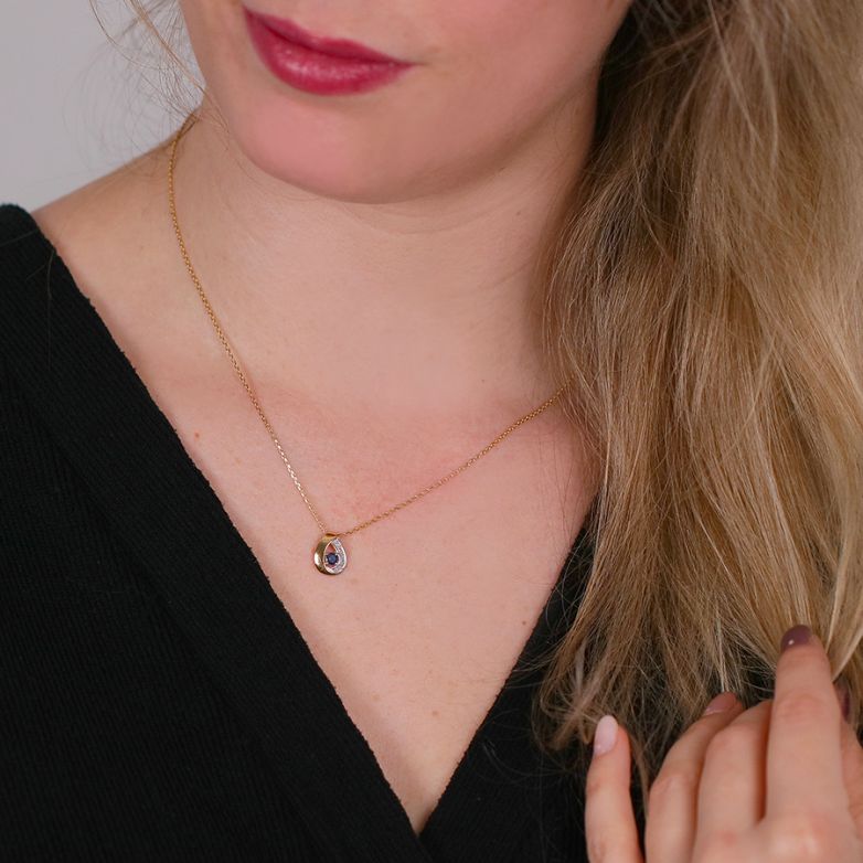 Necklace sapphire 0.17...